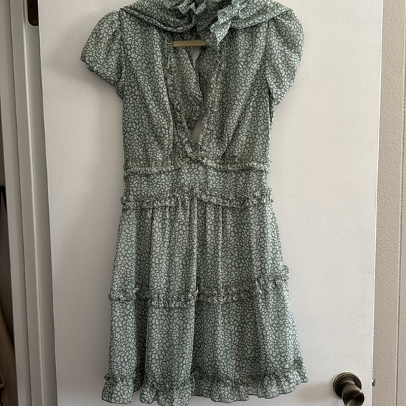 Dress - Picture 9 of 9